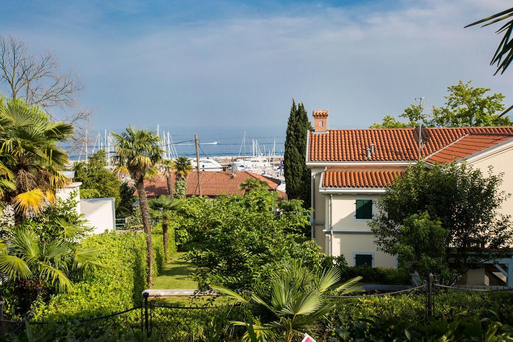 Apartments Irina Ичичи Экстерьер фото